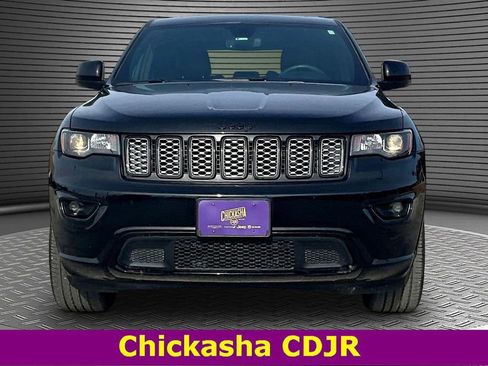 Used 2019 Jeep Grand Cherokee Altitude image 2
