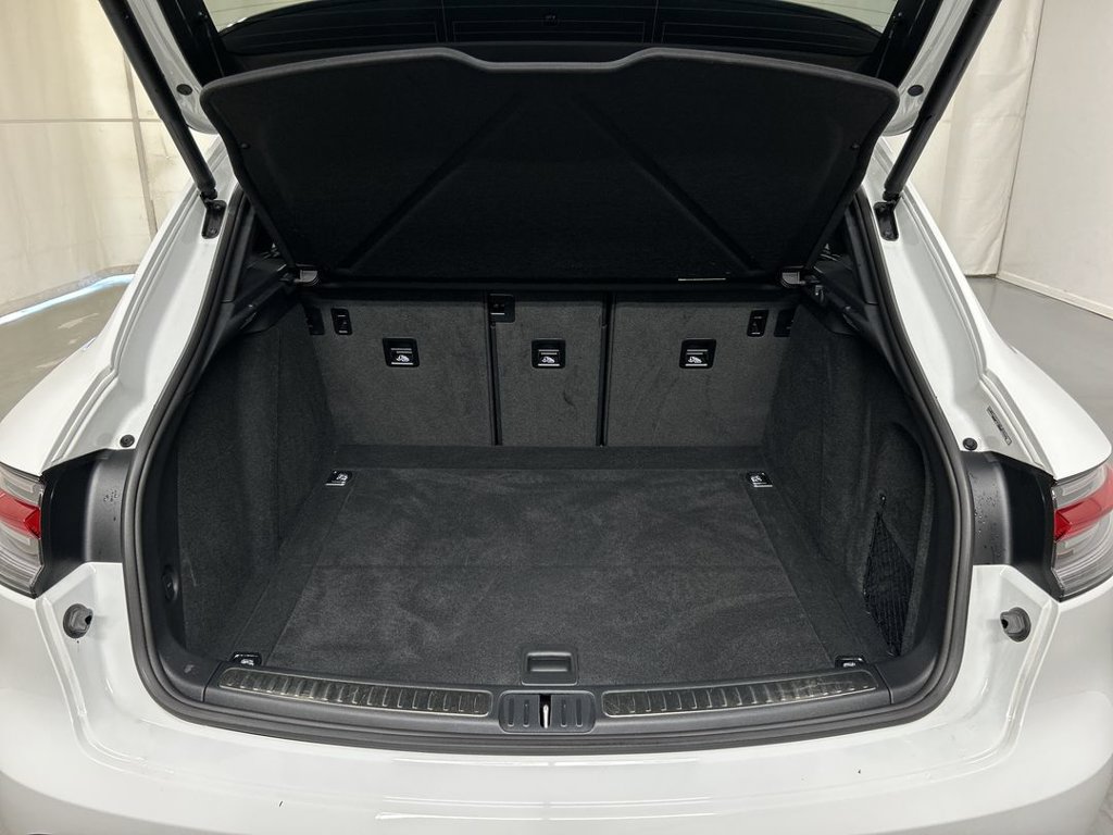 Certified 2026 Porsche Macan AWD/4WD image 23