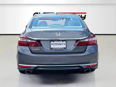 Used 2017 Honda Accord EX-L image 6