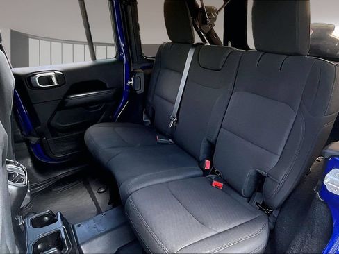 Used 2020 Jeep Wrangler Unlimited Sahara AWD/4WD image 28