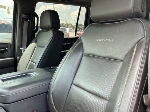 Used 2021 GMC Yukon XL Denali RWD image 36