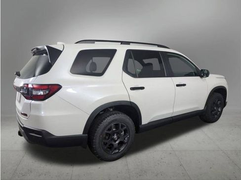 New 2026 Honda Pilot TrailSport image 5