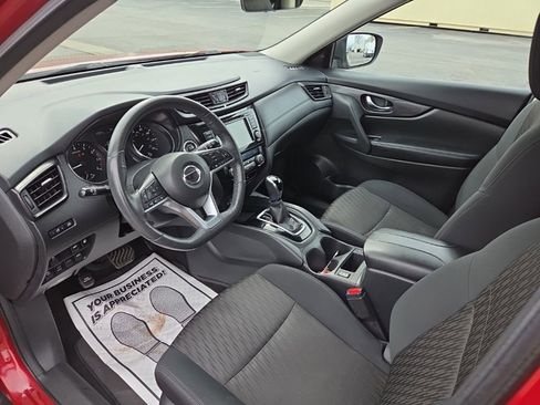 Used 2018 Nissan Rogue SV w/ Premium Package image 12