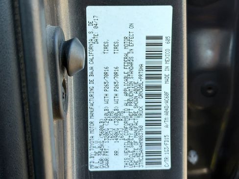 Used 2017 Toyota Tacoma TRD Off-Road w/ Tow Package (A/T) AWD/4WD image 28