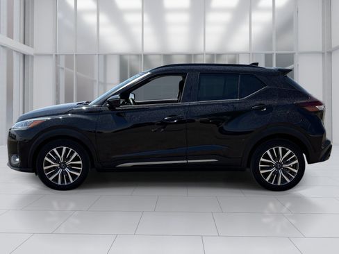Certified 2024 Nissan Kicks SR FWD image 3