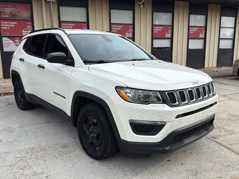 Used 2018 Jeep Compass Sport image 1