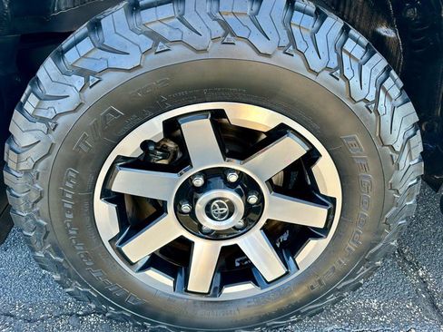 Used 2018 Toyota 4Runner 4WD image 35