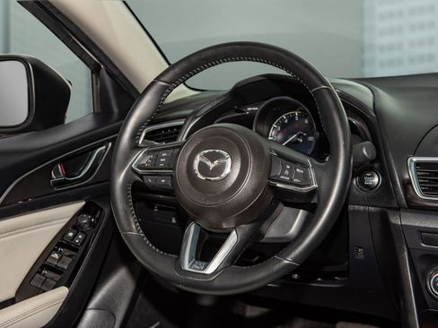 Used 2018 MAZDA MAZDA3 Grand Touring image 19