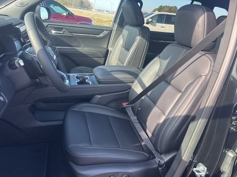 New 2026 GMC Acadia Elevation w/ Elevation Premium Package FWD image 20