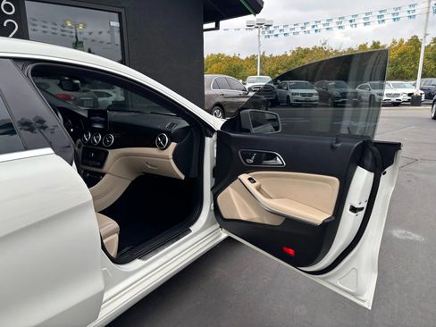 Used 2017 Mercedes-Benz CLA 250 4MATIC image 16