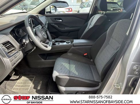 Certified 2023 Nissan Rogue SV image 14