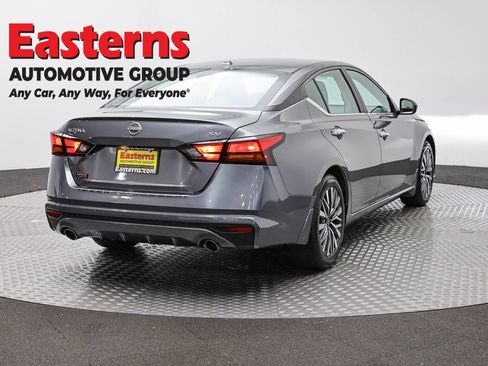 Used 2023 Nissan Altima 2.5 SV w/ SV Premium Package FWD image 5