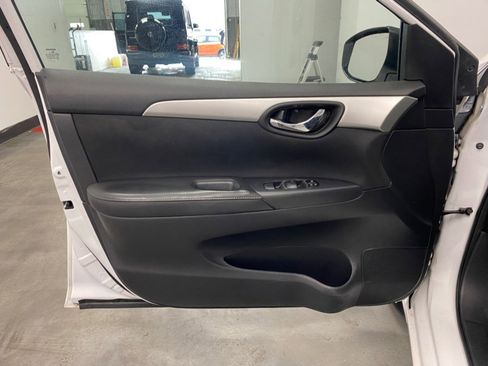 Used 2016 Nissan Sentra S image 37