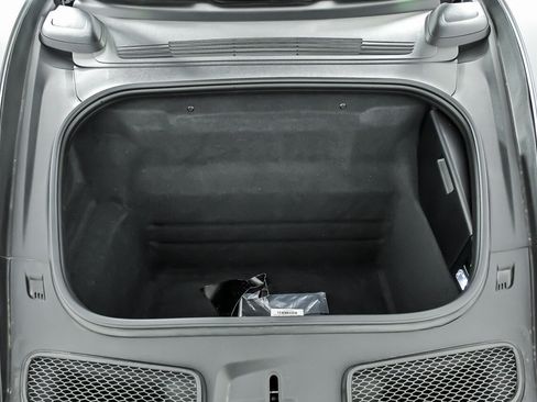 Used 2022 Porsche 911 GT3 RWD image 11