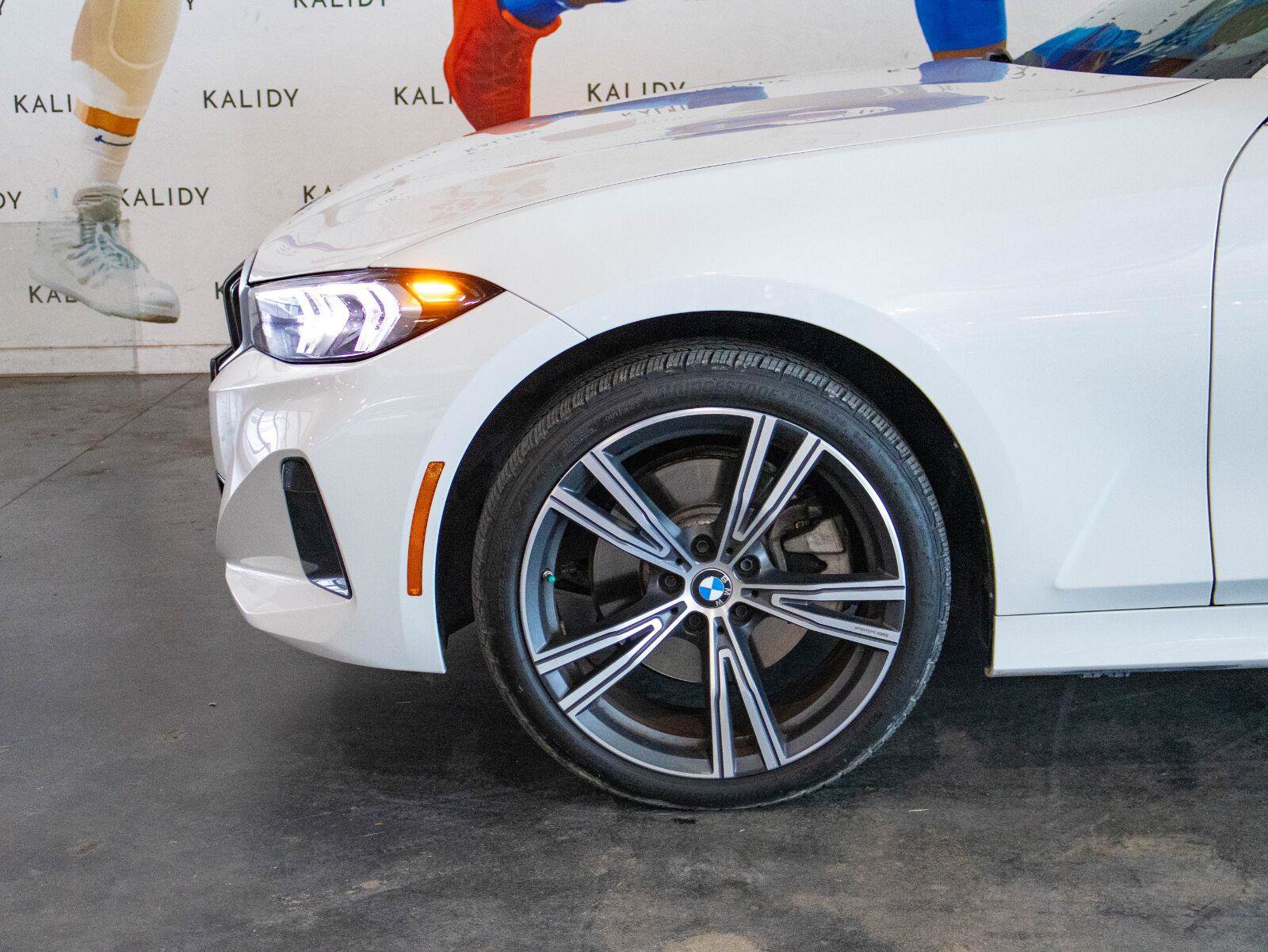Used 2024 BMW 330i xDrive Sedan w/ Convenience Package AWD/4WD image 17