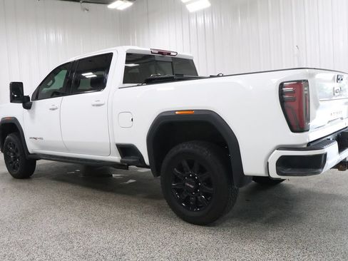 Used 2024 GMC Sierra 2500 AT4 w/ AT4 Premium Plus Package AWD/4WD image 3