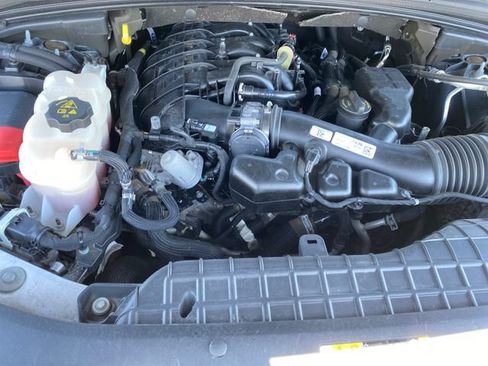 Used 2023 Jeep Grand Cherokee Altitude AWD/4WD image 21