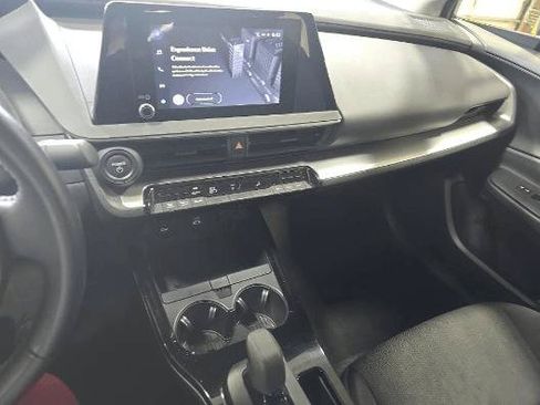 Used 2023 Toyota Prius LE FWD image 18
