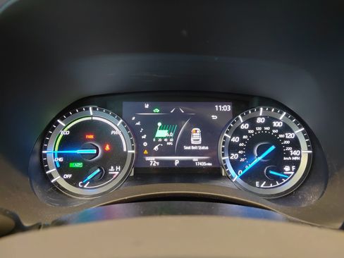 Used 2021 Toyota Highlander XLE image 19