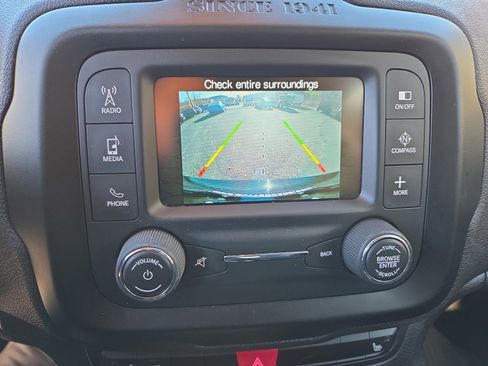 Used 2015 Jeep Renegade Latitude w/ Popular Equipment Group image 26