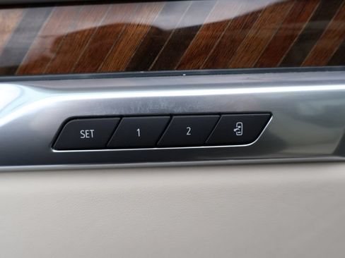 Used 2025 Cadillac Escalade Sport Platinum AWD/4WD image 17