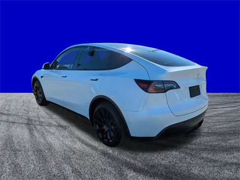 Used 2021 Tesla Model Y Long Range image 6