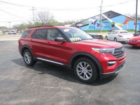 Used 2021 Ford Explorer XLT w/ Equipment Group 202A AWD/4WD image 10