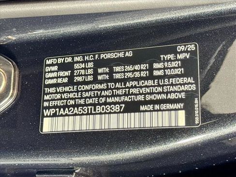 Certified 2026 Porsche Macan AWD/4WD image 22