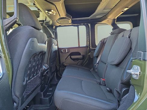 Used 2023 Jeep Wrangler Unlimited Rubicon 4xe image 17