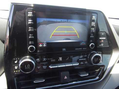 Used 2021 Toyota Highlander Limited AWD/4WD image 21