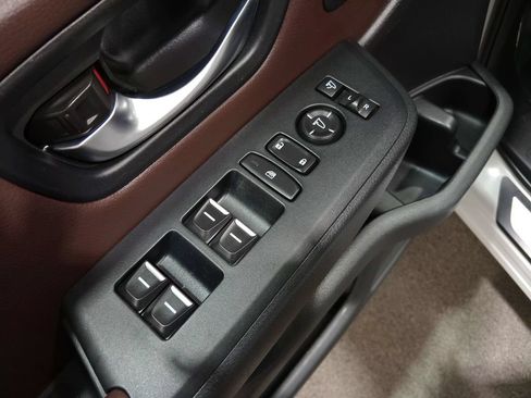 Used 2024 Honda Pilot Elite image 18