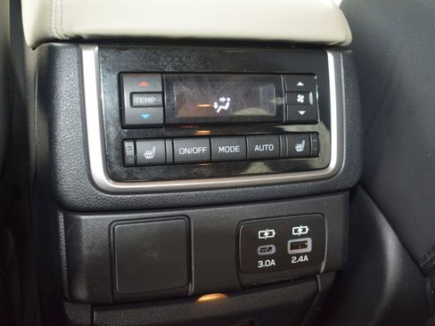 Used 2024 Subaru Ascent Limited AWD/4WD image 21