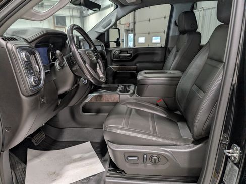 Used 2022 GMC Sierra 3500 Denali w/ Denali Ultimate Package AWD/4WD image 17