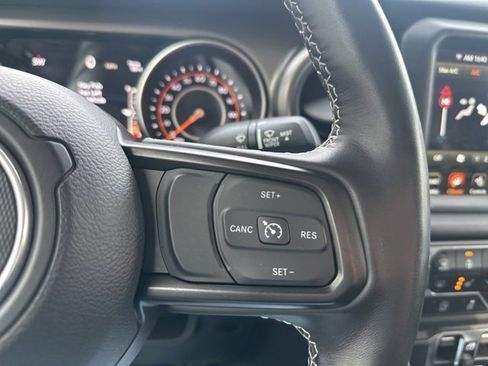 Used 2023 Jeep Gladiator Sport S image 23