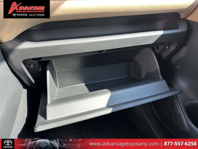 Used 2022 Toyota RAV4 LE AWD/4WD image 37