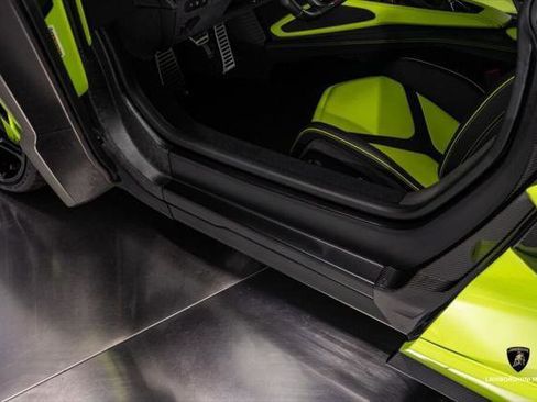 Used 2024 Lamborghini Revuelto AWD/4WD image 41