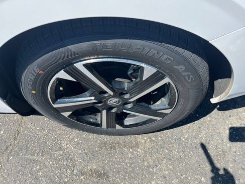 Used 2025 Nissan Sentra SV FWD image 25