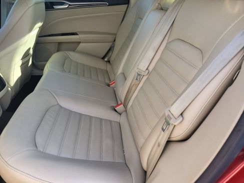 Used 2013 Ford Fusion SE FWD image 15