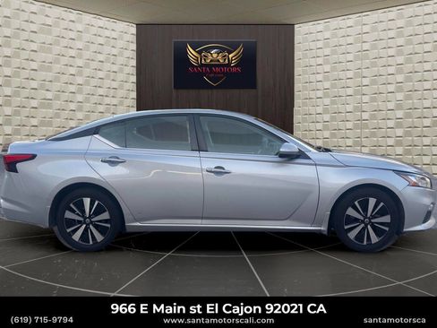 Used 2022 Nissan Altima 2.5 SV FWD image 6