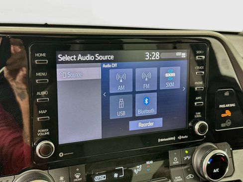 Used 2022 Toyota Highlander Bronze Edition AWD/4WD image 15
