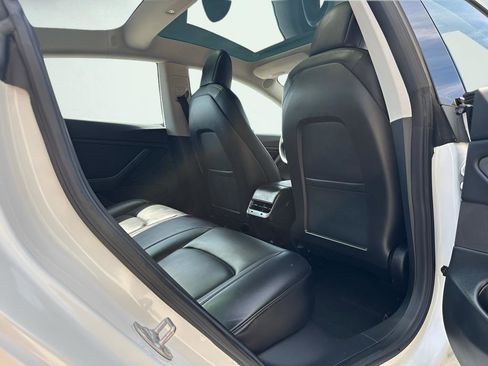 Used 2018 Tesla Model 3 Mid Range image 30