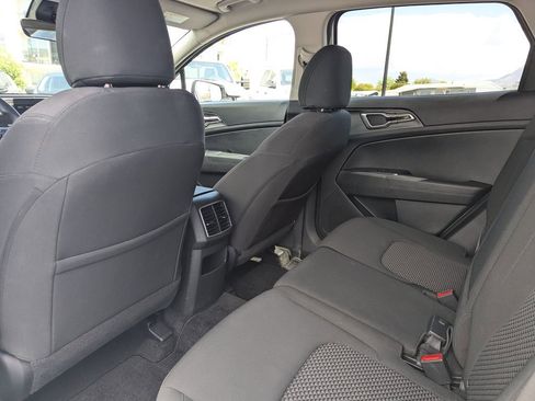 Used 2024 Kia Sportage LX AWD/4WD image 29