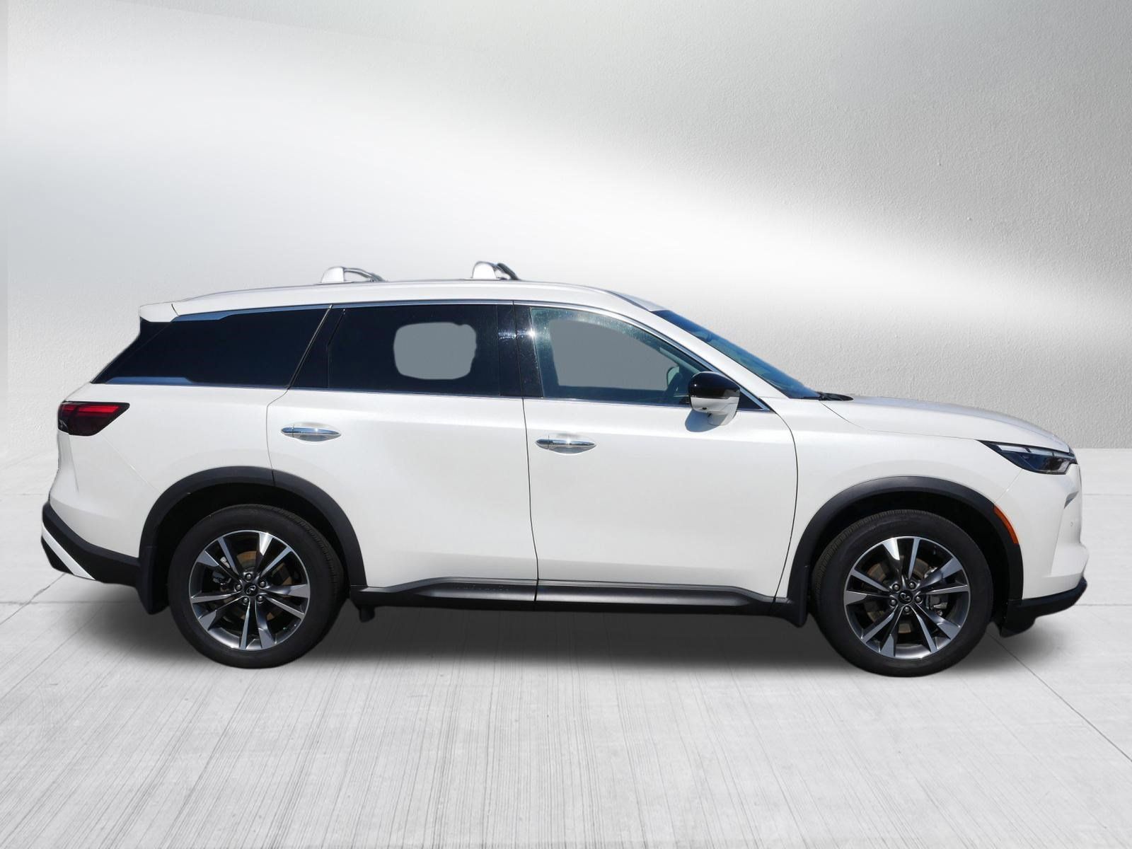 Certified 2025 INFINITI QX60 Luxe w/ Cargo Package AWD/4WD image 8