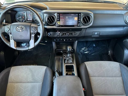 Used 2020 Toyota Tacoma TRD Sport w/ Technology Package RWD image 14