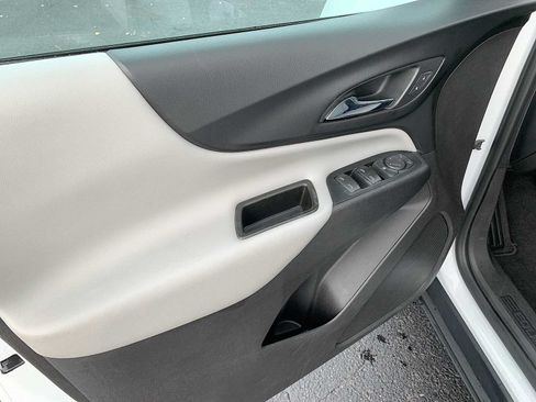 Certified 2018 Chevrolet Equinox LS AWD/4WD image 21