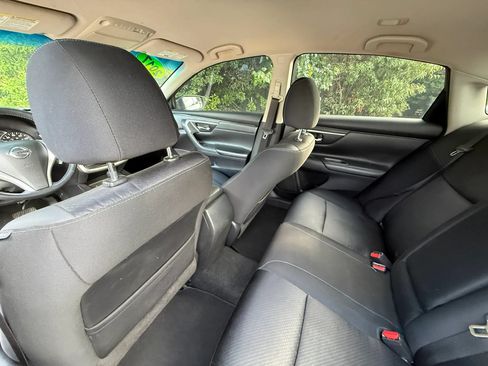 Used 2017 Nissan Altima 2.5 SR w/ Midnight Edition Package FWD image 40