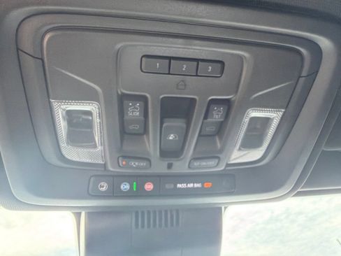 Used 2024 Chevrolet Silverado 2500 High Country w/ Technology Package AWD/4WD image 18