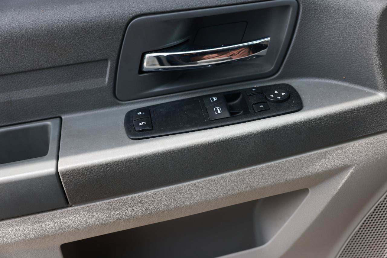 Used 2008 Dodge Grand Caravan SE FWD image 42