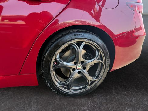 Used 2018 Alfa Romeo Giulia Ti w/ Nero Edizione RWD image 14