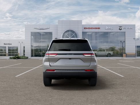New 2026 Jeep Grand Cherokee Altitude AWD/4WD image 33